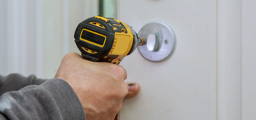 Street Locksmith For Smart Lock Repair in Roseville, CA