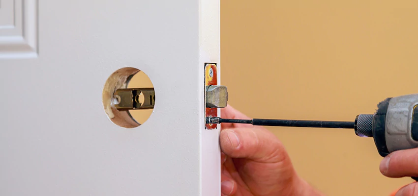 Stuck Door Knobs Repair in Roseville, CA